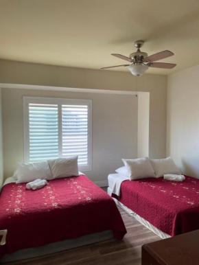 Private Los Angeles Room - Free WIFI, AC, TV, Private Fridge, Kitchen, near USC - Exposition Park - USC Memorial Coliseum - Banc of California BMO Stadium - Downtown Los Angeles DTLA - University of S